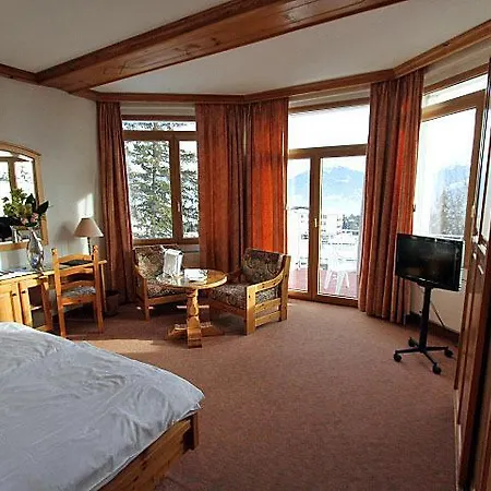 Szálloda Alpina & Savoy Crans-Montana